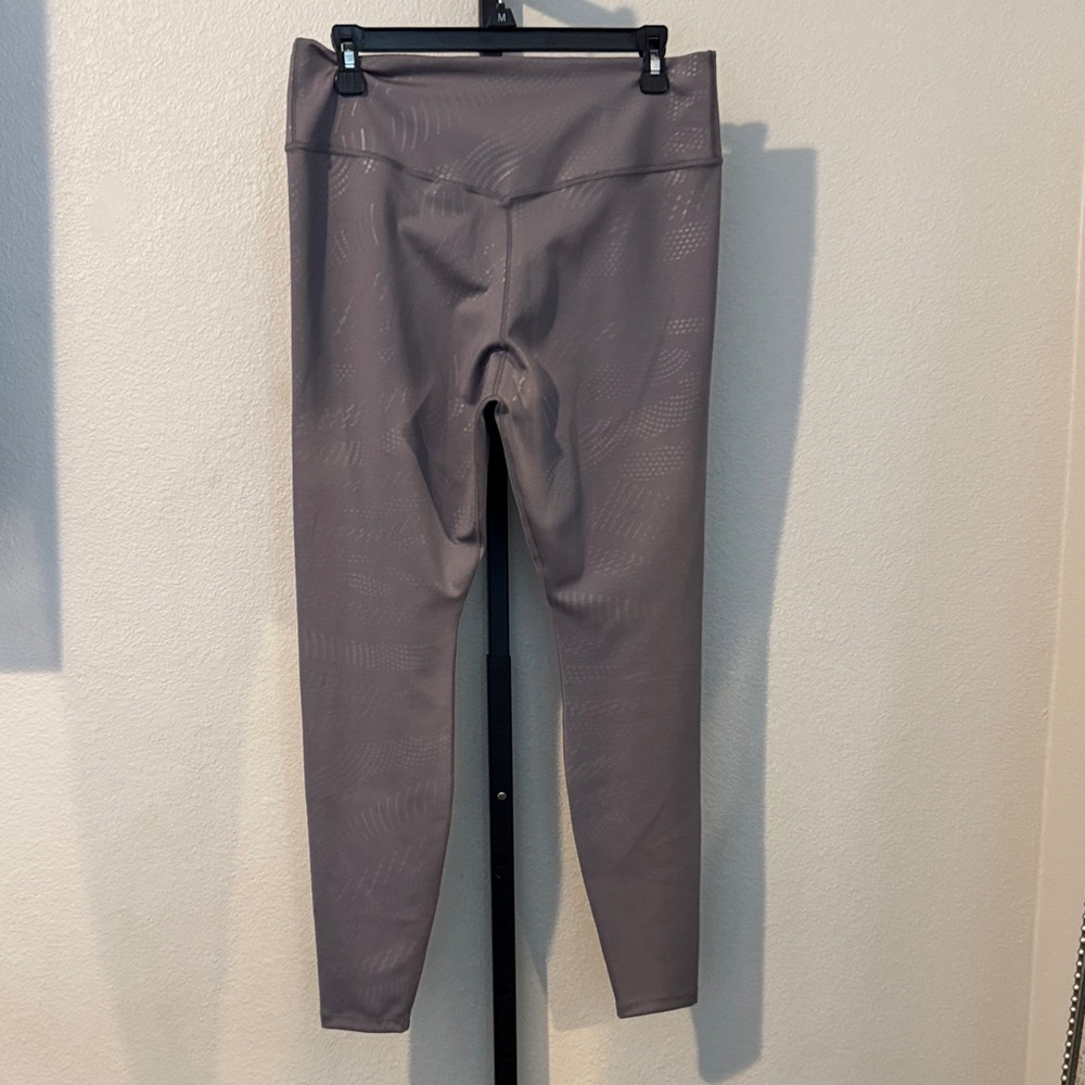 Nike Dri-FIT Gray Active Leggings - Picture 3 of 5
